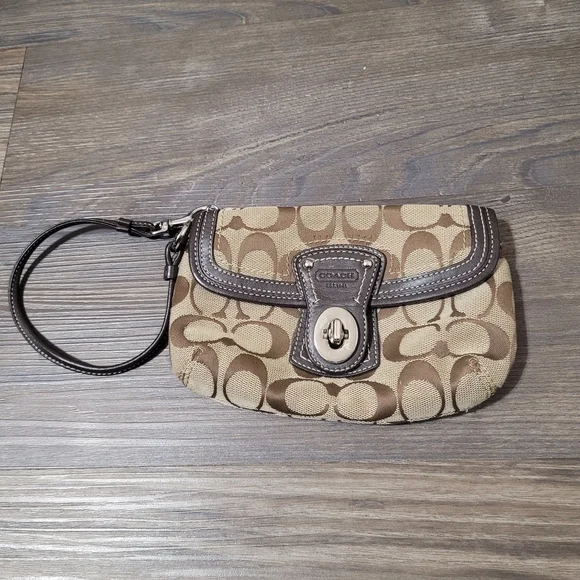 Coach Est. 1841 SOHO Turnlock Medium Brown Signature Wallet Wristlet Canvas - Picture 3 of 9